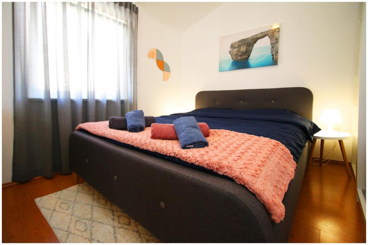 Studio Apartman Elena Primošten Екстериор снимка
