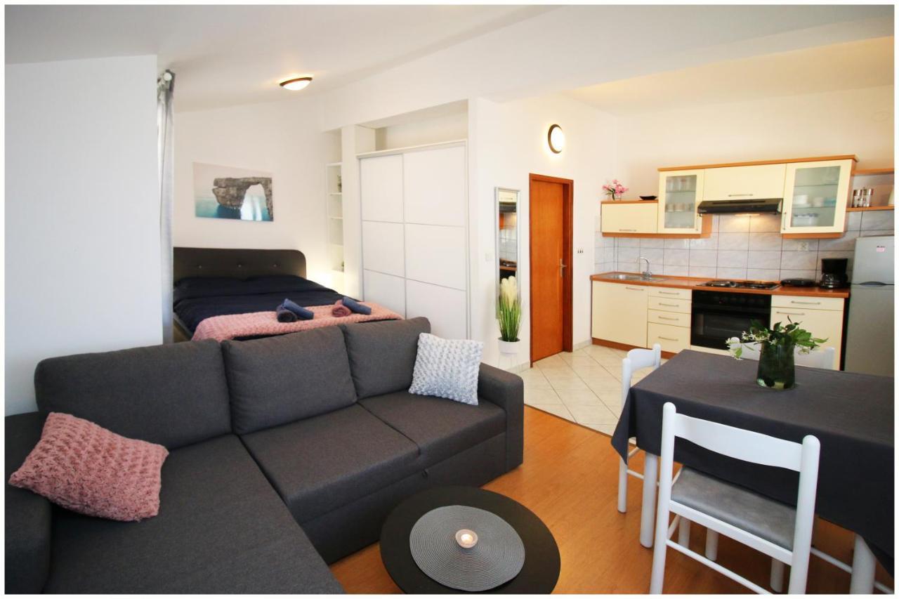 Studio Apartman Elena Primošten Екстериор снимка